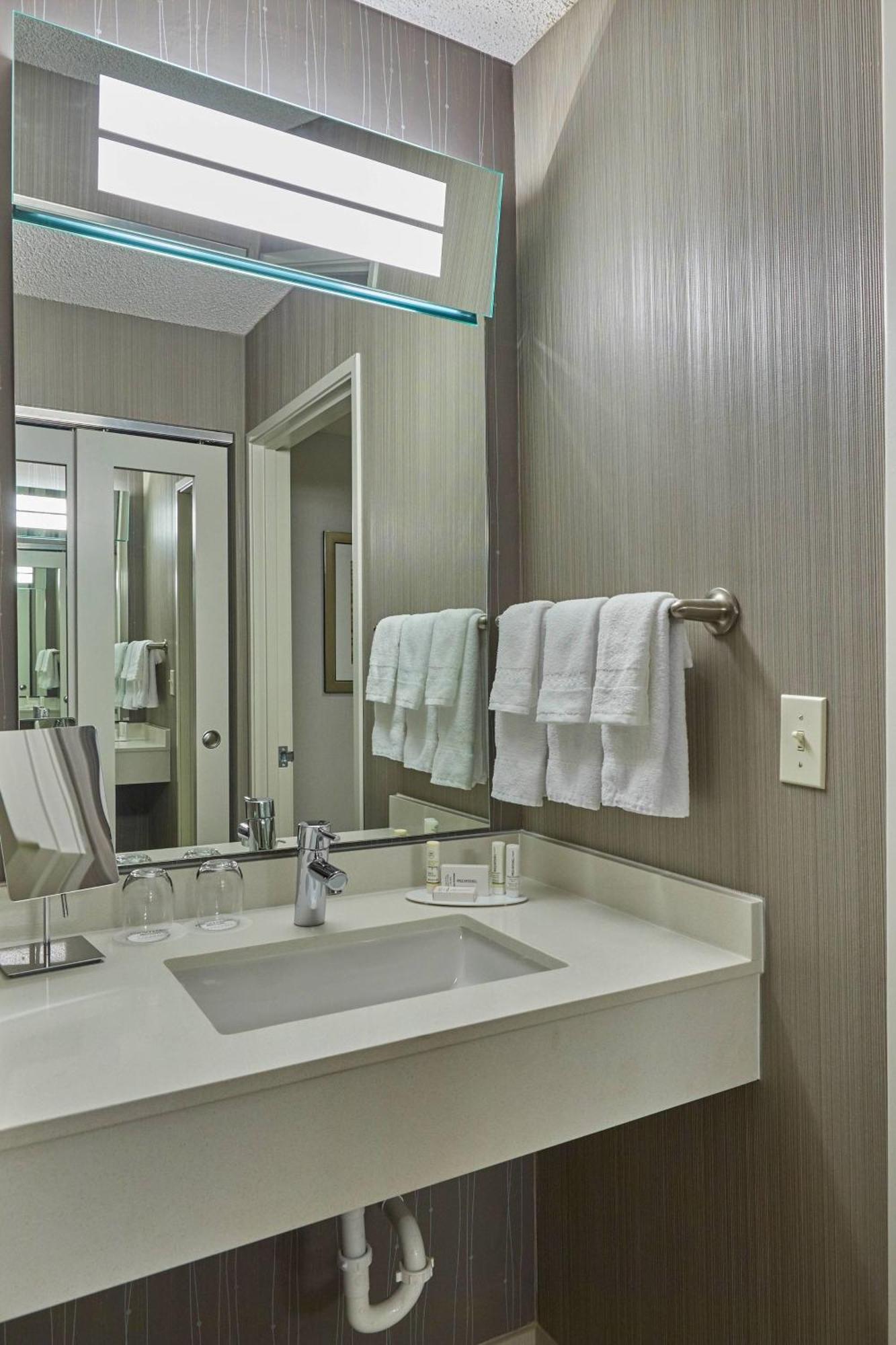 Courtyard By Marriott Eugene Springfield Hotel Ngoại thất bức ảnh